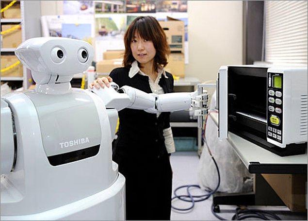9. Toshiba'nın ürettiği güvenlik görevlisi robot. Yalnız bu robot güvenlik kameralarından ibaret.
