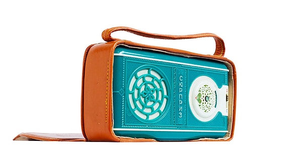 8. Транзисторный портативный радиоприёмник ''Сюрприз''