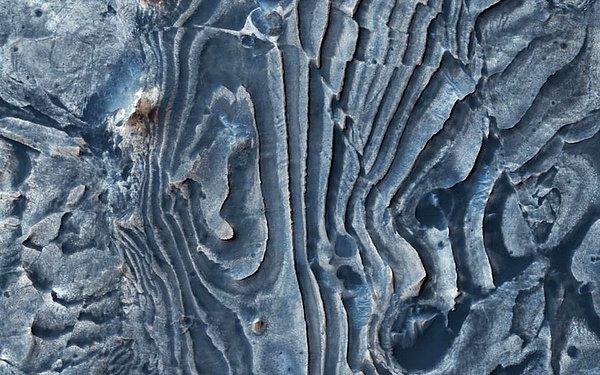 18. Mars'taki pürüzlü yüzeyler