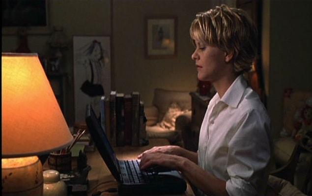 Tom Hanks and Meg Ryan were already hooked up via cyberspace way before Tinder back in 1998!
