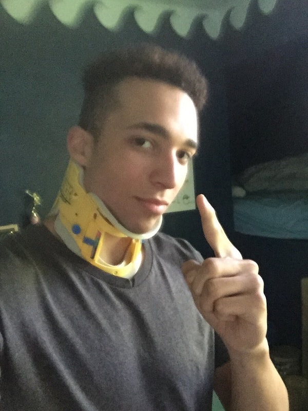 Его подписчики были шокированы, когда он сломал шею...