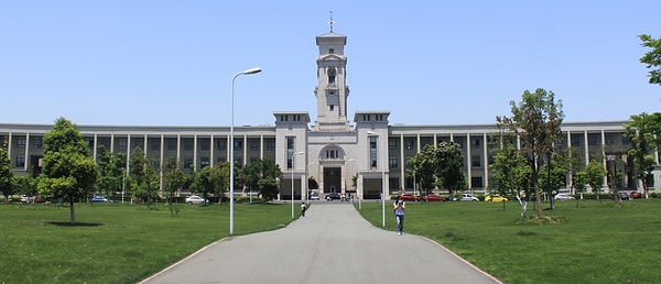 1. Небезызвестное издание The Telegraph со ссылкой на работу, опубликованную Ноттингемским университетом, опубликовало статью, где заявило, что селфи-зависимость - это расстройство.