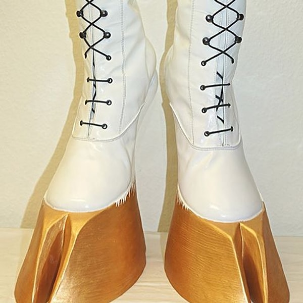 13. Рога и копыта