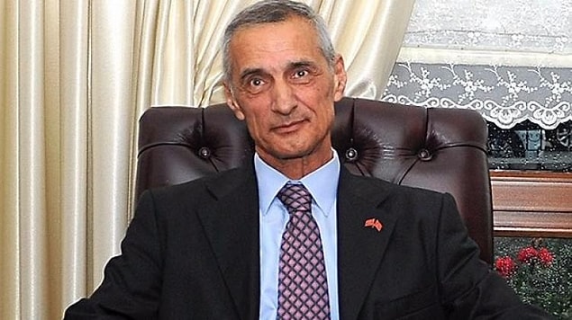 Kara Harp Okulu mezunu olan ve 1974’te Kıbrıs Barış Harekatı’na katılan Korgeneral Engin Alan Genelkurmay Özel Kuvvetler Komutanlığı Karargahı Planlama Subayı, Moskova Kara Ataşesi, Komando Tugayı Kurmay Başkanı, Genelkurmay Özel Kuvvetler Öğretim ve Eğitim Grup Komutanı, Kurmay Başkanı, 5. Komando Alay Komutanı ve 2. Kolordu Kurmay Başkanı olarak görev yaptı.