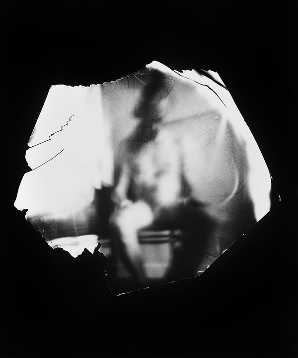 По словам девушки, этот метод помогает ей устанавливать контакт со своим телом, который она потеряла во время длительной болезни.