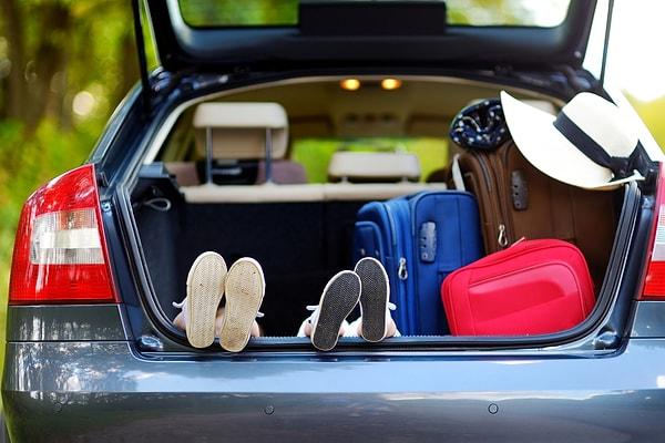 2. Arabanız varsa bagajdaki bir çantanın içinde yedek giysi bulundurun.