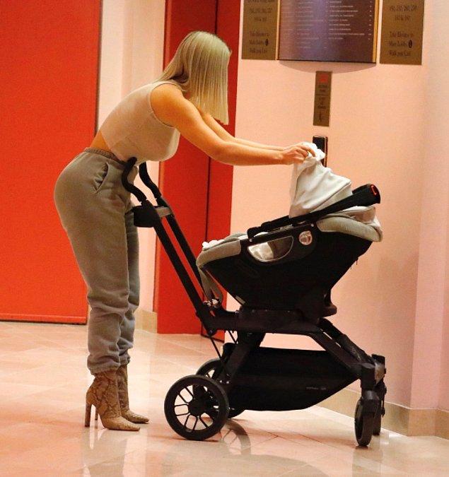 Birkaç hafta önce Kim Kardashian küçük bebeğini alıp Los Angeles'ta gezintiye çıktı.