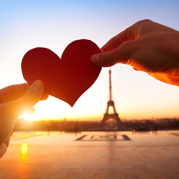 Ankete göre çiftler 14 Şubat Sevgililer Günü'nü sırasıyla Paris, Roma, Venedik, Prag ve Porto’da kutlamak istiyor.