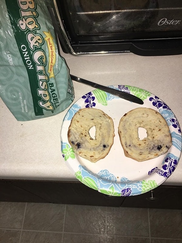 14. Луковые рогалики с черникой? Хм, сочетание необычное, конечно!