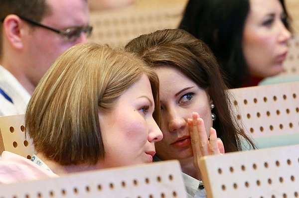 6. ...задавать вопросы о возрасте и зарплате