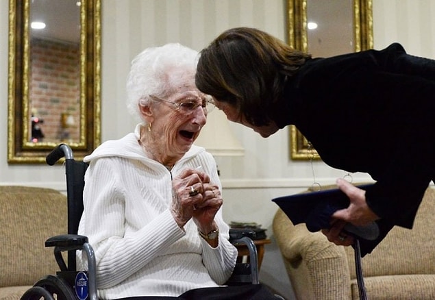 3. Margaret Bekema ailesine bakmak için okulu bırakmış. Aradan geçen yıllara rağmen 97 yaşında diplomasını aldı.