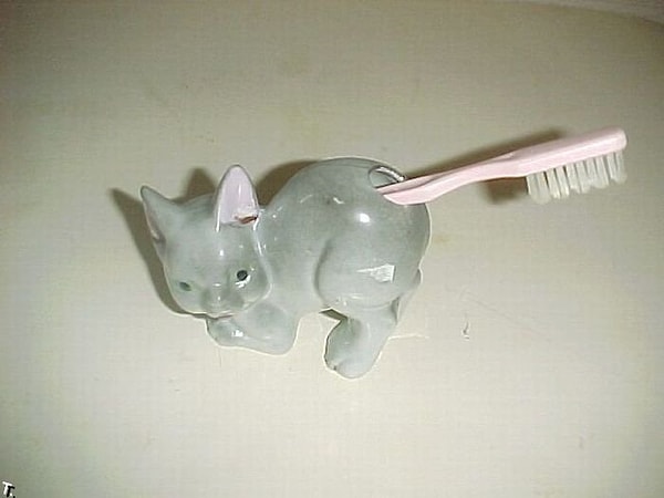 15. Как вам такая подставка для зубной щётки?