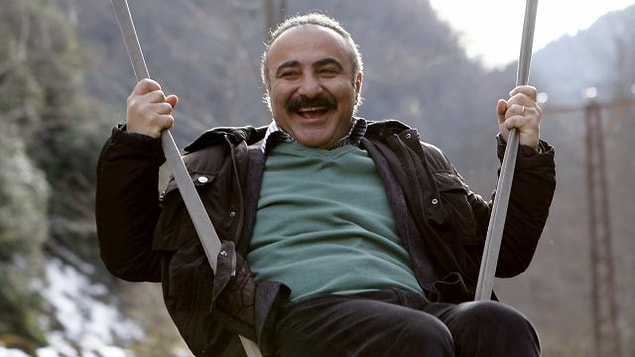 Cengiz Bozkurt 14 yıllık İngiltere macerasında geçinebilmek amacıyla işportacılık, taksi şoförlüğü, bulaşıkçılık, garsonluk, tezgahtarlık, mahkeme tercümanlığı ve iyi derecede İngilizce bilmesi nedeni ile Londra'daki gurbetçi derneklerinde temsilcilik yaptı.