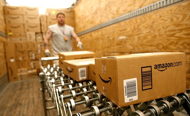 2016 yılında BBC, Amazon UK'i gizlice araştırdı ve şirketin çalışanlarını oldukça kötü muamele ettiğini ortaya çıkardı.