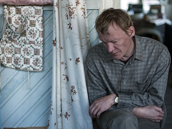 7. Это, пожалуй, самый известный фильм российского режиссёра Сергея Звягинцева. Он был номинирован на премию «Оскар» в категории «Лучший фильм на иностранном языке». Фильм повествует о простом слесаре Николае Сергееве, который живёт на берегу моря и борется за сохранение своего дома и земли.