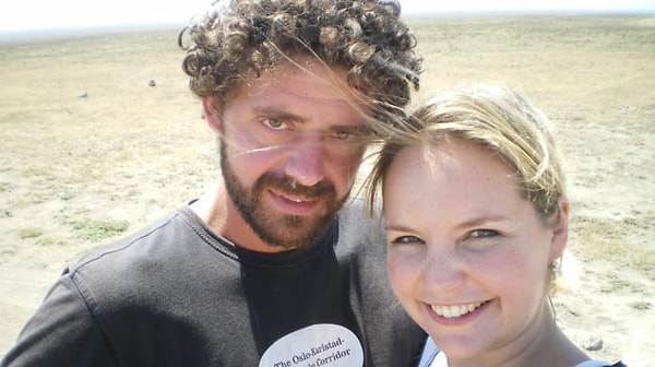 Пара ничего не скрывает от детей. Они оба рассказали им о том, где и как познакомились. Но дети пока еще в таком возрасте, когда не очень понимают всю глубину ситуации.