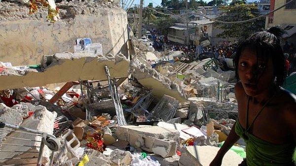 Times'ın araştırmasına göre, Oxfam çalışanları depremzedelere yardım için ülkede bulunuyorlardı.