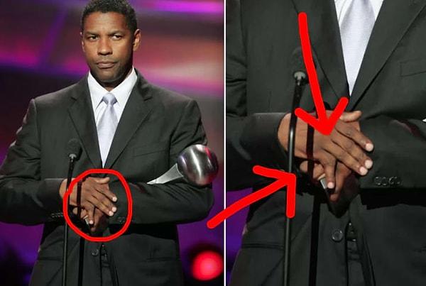 32. Denzel Washington'ın serçe parmağı o kadar çok kez yerinden çıkmış ki elini oynattığında sürekli aynısı yaşanıyor.