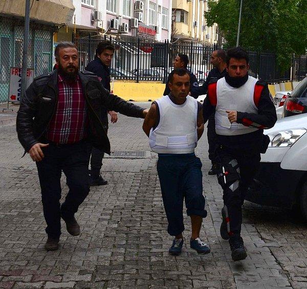 Evden gelen bağırma sesini duyan diğer davetliler de Sedat Keser'e saldırıp, linç etmek istedi. Kaçmaya çalışan şahıs polis ekipleri tarafından yakalandı.