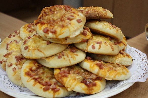 6. А кто помнит вкус всеми любимой пиццы, после которой частенько болел живот?