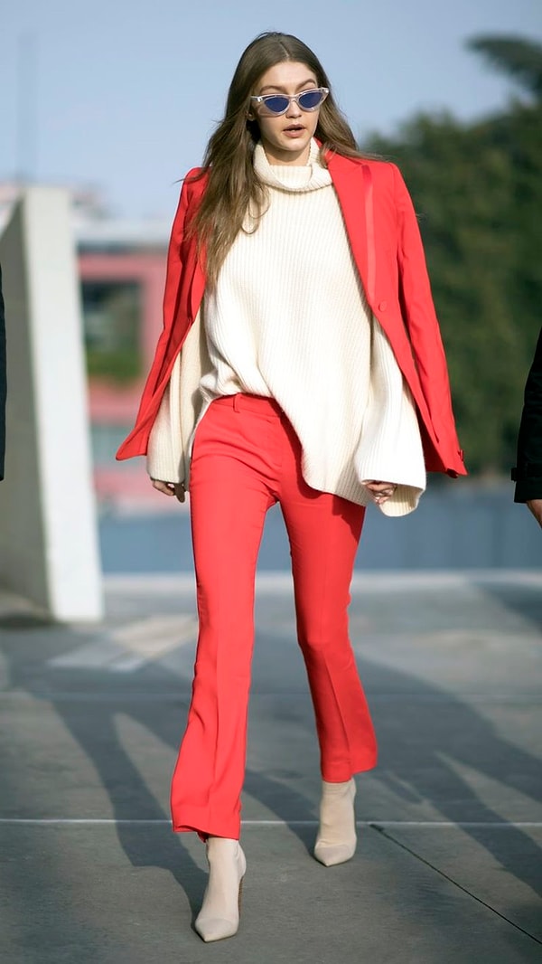 3. Джиджи, как и Виктория Бекхэм, обожает все белое. Помните слова Виктории? "Если в вашем гардеробе нет белого, то в нем ничего нет".