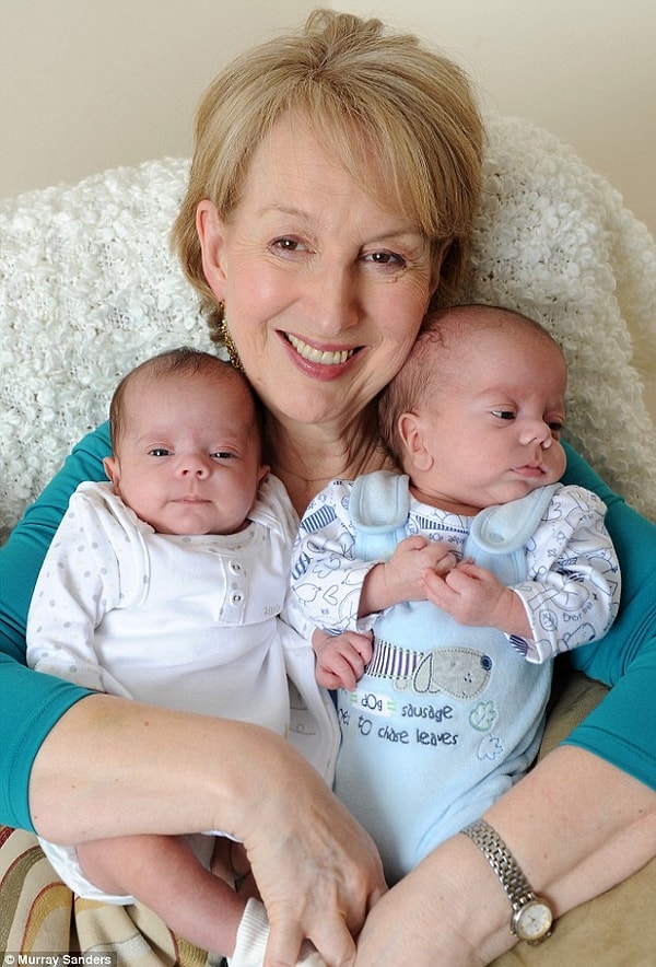 7. Кстати, поздняя беременность полезна и для здоровья зрелой мамы, благодаря повышению эстрогена и прогестерона, которых в этом возрасте ей не хватает.