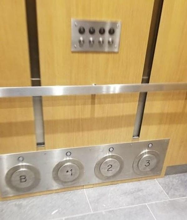 2. "Ellerim dolu. Sen bassana" derdine son! Bu asansörde ayağınızla da gideceğiniz kat düğmesine basabilirsiniz.