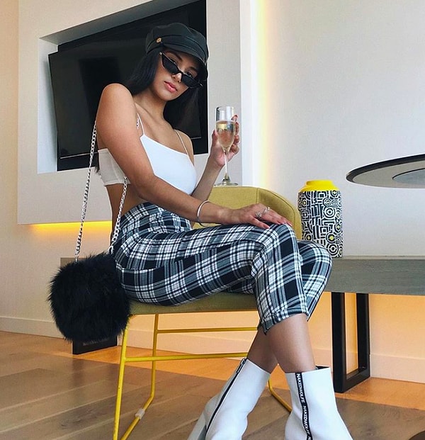 1. На то, чтобы сделать идеальное фото, блогеры могут потратить целую вечность...