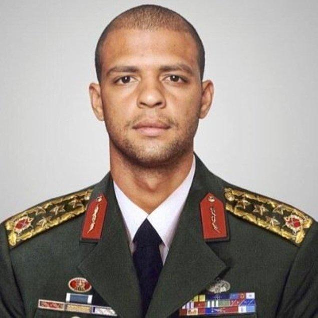 Felipe Melo'nun askeri photoshop çalışması.