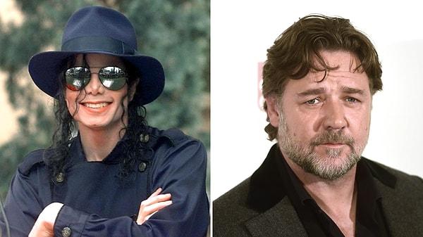 4. Michael Jackson sık sık Russell Crowe’u arayıp onu işletirmiş. Fakat ikili hiç yüz yüze tanışmamış.
