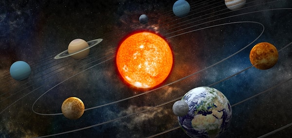 2. Какая планета Солнечной системы названа именем дедушки верховного бога римлян?