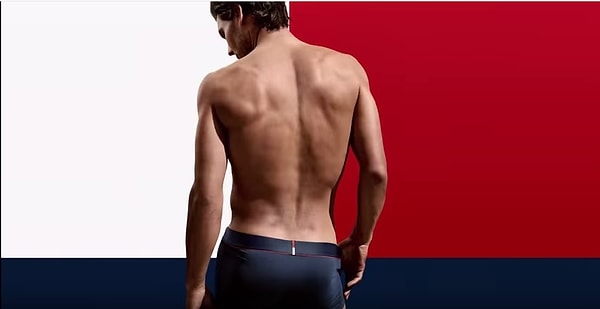 2. А чьи ягодицы тут?