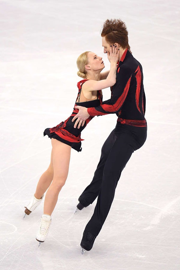 13. Напряжение так высоко, что волосы встали дыбом!