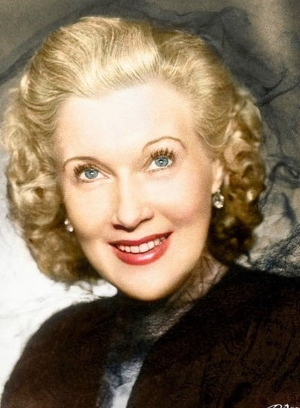 2. А как звали эту женщину?