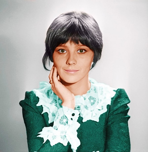 8. А узнаете эту популярную актрису?