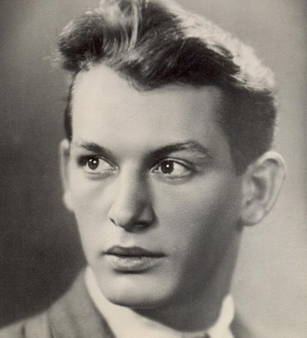 9. Что насчет этого мужчины?