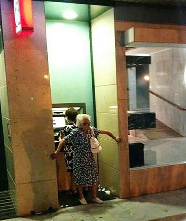 2. ATM'de yüksek güvenlik önlemi!