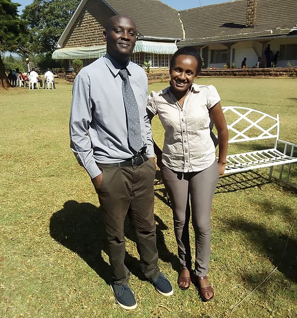 12. Вся Кения, в которой проблема наркотической зависимости, к сожалению, приобрела угрожающие масштабы, обсуждает эту необыкновенную историю.