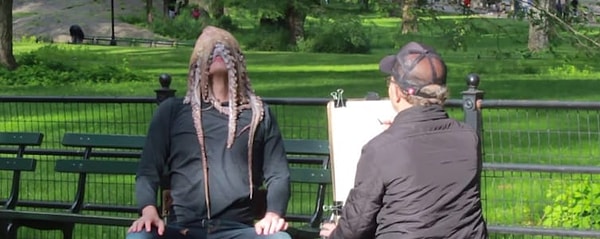 8. На месте художника я бы бежал оттуда со всех ног. А он ничего, сидит, рисует.