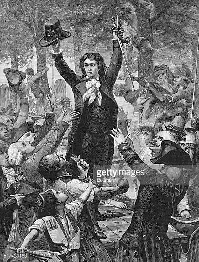 Hareketin kıvılcımları Camille Desmoulins adlı bir gazetecinin attığı nutukla alevlendi.