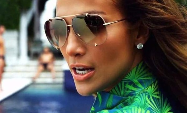 18. Клип на песню "Dance Again" (Ft. Pitbull) (2012 год)