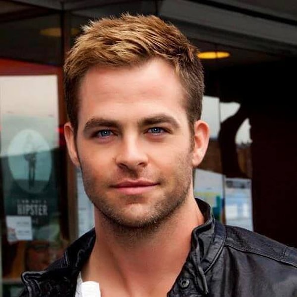 24. Благодаря своей легкости и эффектному внешнему виду, каждый год она остается незаменимой для многих мужчин.