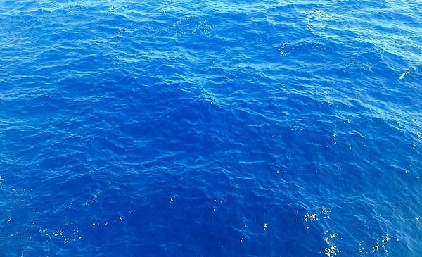 3. Голубой цвет помогает успокоить человека. Он снижает пульс и частоту сердечных сокращений, а также снижает давление.