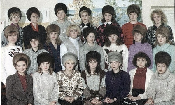 3. Вы снимаете головной убор, сидя в очереди в поликлинике?