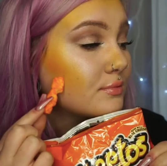 А вы знали о таком применении Cheetos?