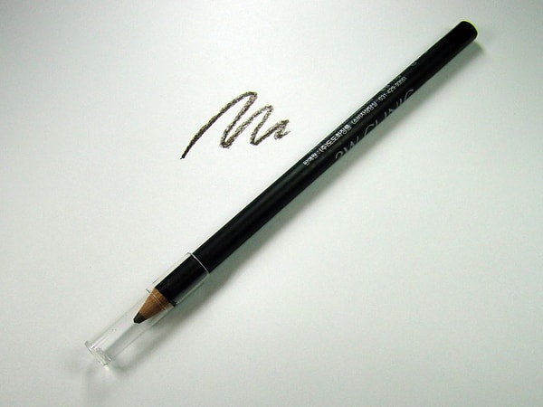 5. Черный лайнер или карандаш