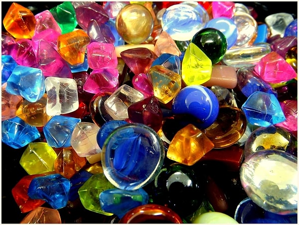 Камушек какого цвета больше всего привлекает ваше внимание?