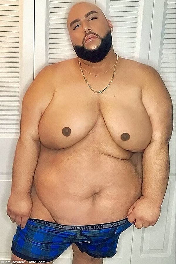 1. Этого парня зовут Аркадио Дель Валле (Arcadio Del Valle), ему 30 лет, и живет он в Бостоне, штат Массачусетс, США.