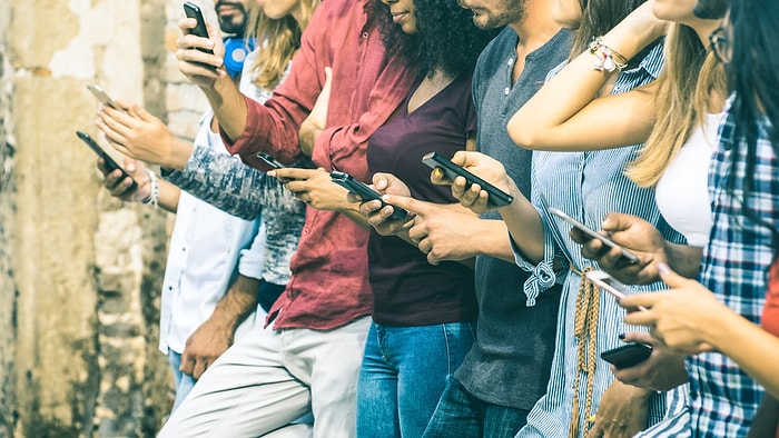 Bir Telefon Olsan En Önemli Özelliğin Ne Olurdu?