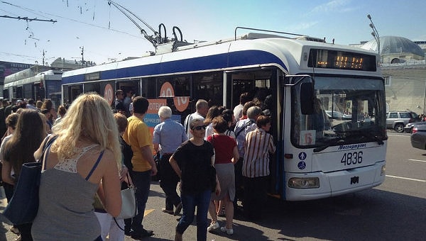 9. Как вы относитесь к общественному транспорту?